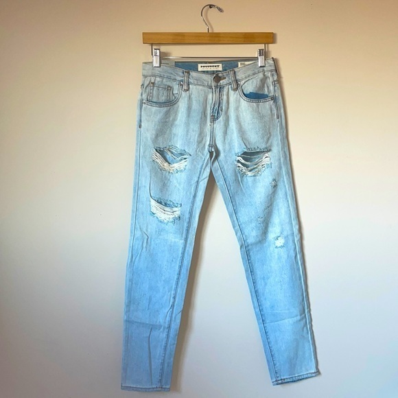NEW Bullhead Denim Co. Light Distressed Skinny Boyfriend Jeans Size 23 - Picture 1 of 11
